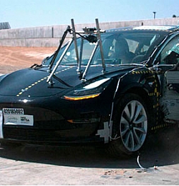 Автомобиль Tesla Model 3 - самый безопасный автомобиль