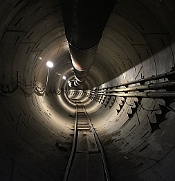 The Boring Company официально представила довольно страшный туннель под Лос-Анджелесом, где будет скоростное "такси"