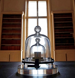 В Версале приняты новые нормы килограмма, ампера, моля и кельвина