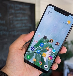 Флагманский смартфон Xiaomi Mi 8 подешевел