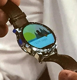 Новые умные часы с Wear OS ужа начали получать обновление до Android Pie