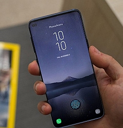 Новый смартфон Samsung Galaxy S10+ будет отличаться от младших версий другой формой выреза в экране