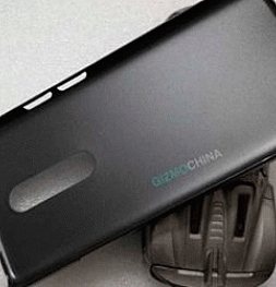 Рендеры чехлов для OnePlus 7 подтверждают наличие тройной задней камеры и всплывающей фронтальной