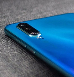 Huawei сокращает производство смартфонов, так как не может прогнозировать будущее