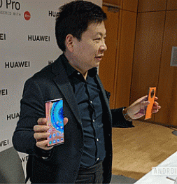 Huawei Mate 30 получит доступ к Google-сервисам сразу же после отмены санкций. Тем временем Samsung подкалывает Huawei по этому поводу