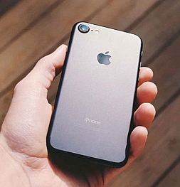 Apple запускает производство нового бюджетного iPhone SE 2