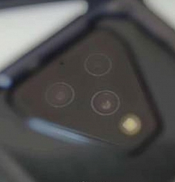 Xiaomi опубликовали промо-видео демонстрирующее магнитный разъем для зарядки Black Shark 3. Также смартфон был протестирован в AnTuTu