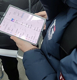 Складной смартфон Xiaomi увидели в китайском метро