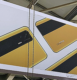 Realme GT 5G будет уникальным смартфоном в плане дизайна. Спутать его с другой моделью будет очень сложно