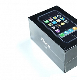 Самый первый iPhone из коробки ушел с молотка за рекордную сумму